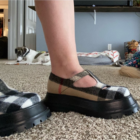 burberry flatform clogs size six - Picture 15 of 15
